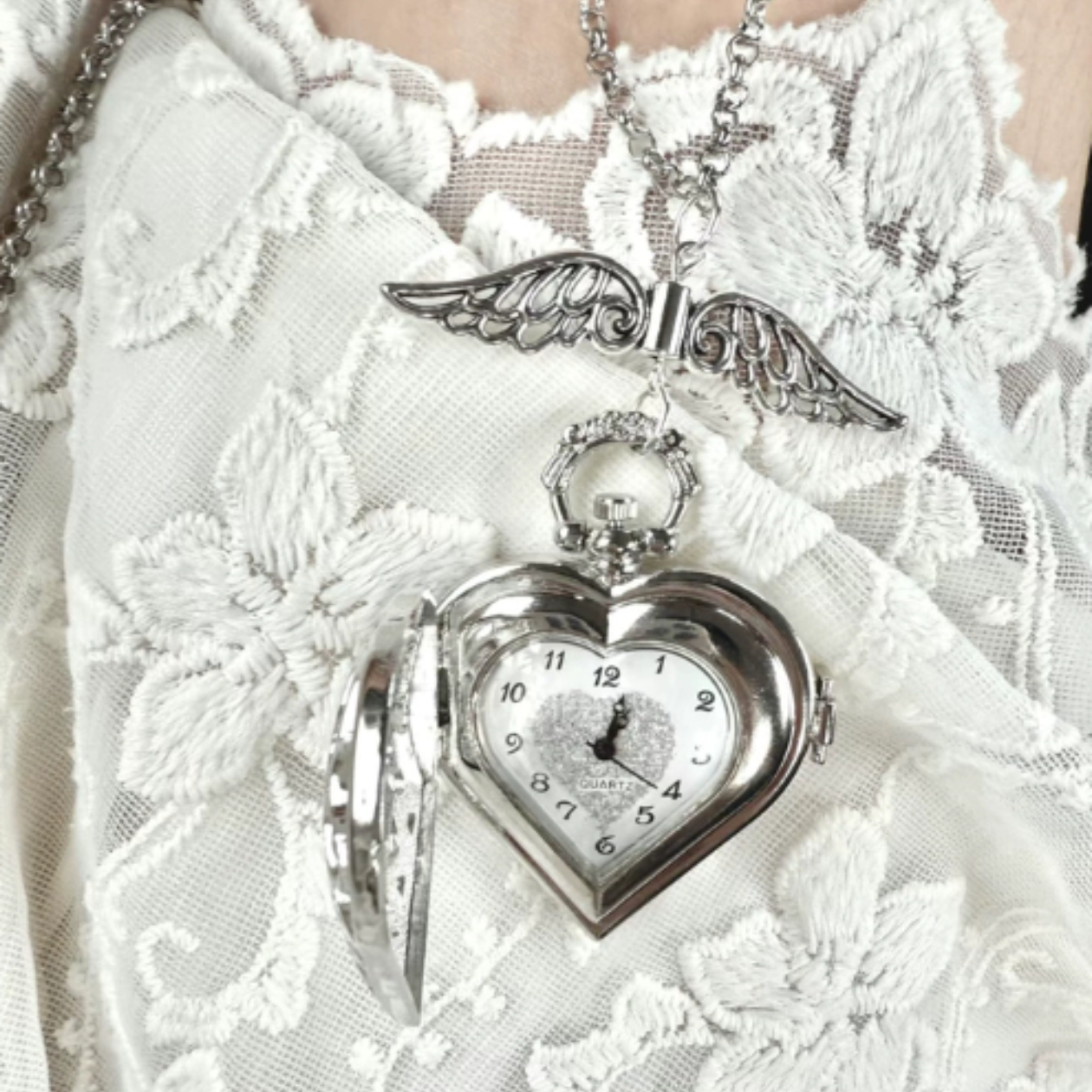 Y2K Hollow Heart Pocket Watch  - Vintage Jewelry Watches Women 评论和价格