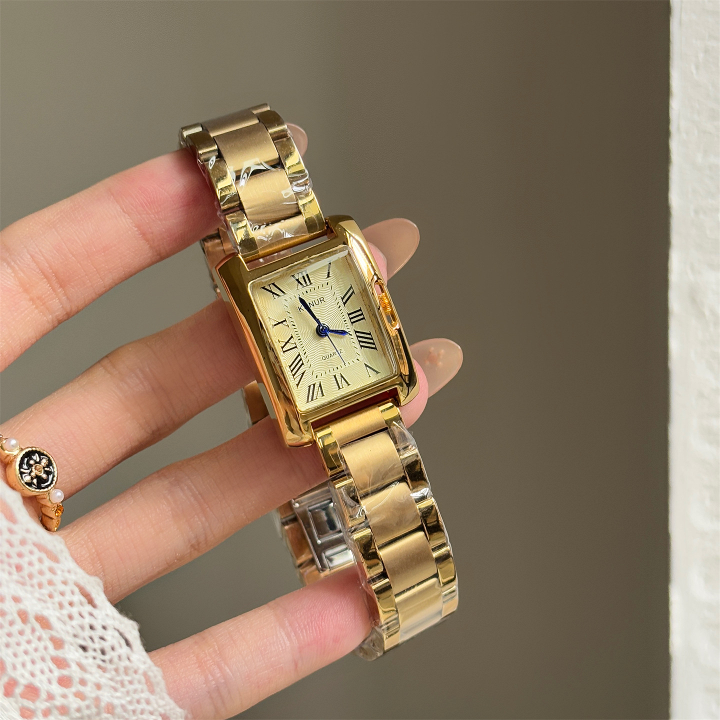 Retro watch for women, Roman r - Mystery Jewelry Jar Watches 评论和价格