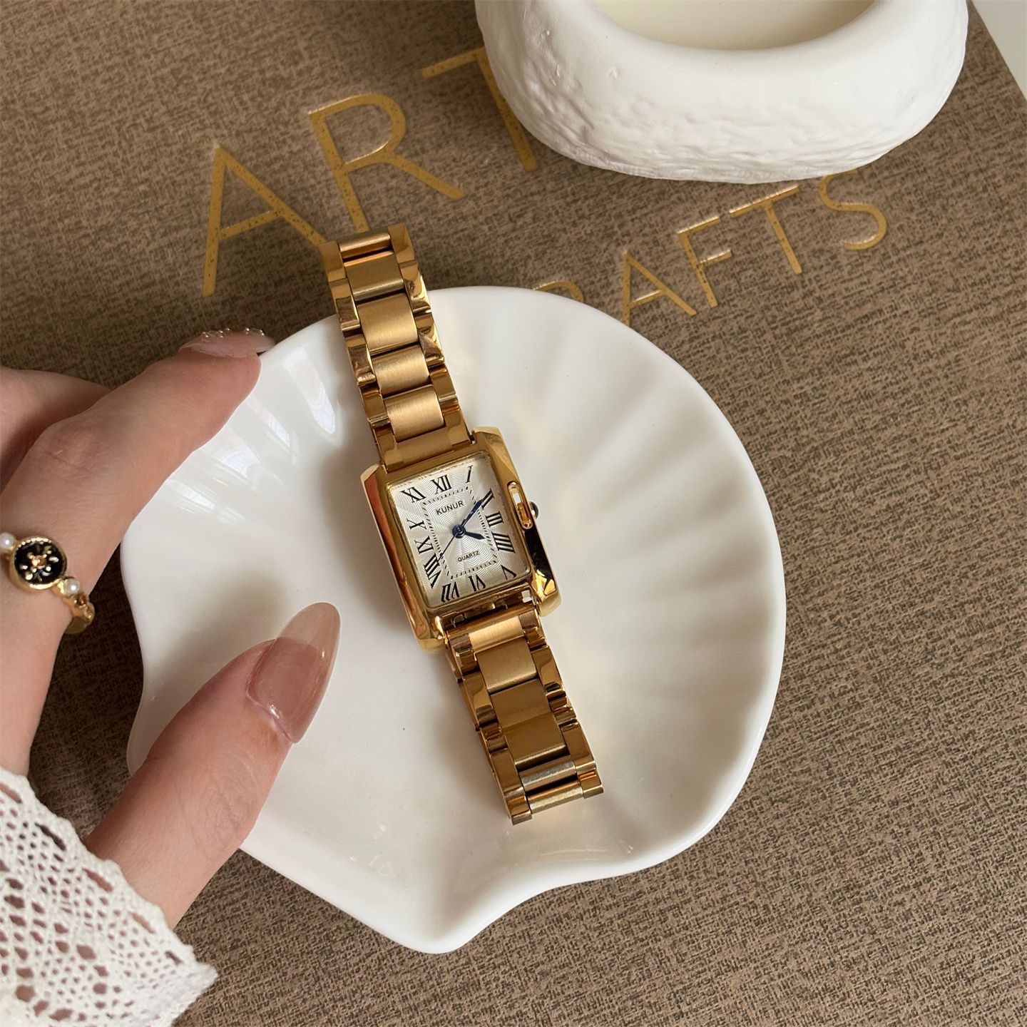 Retro watch for women, Roman r - Mystery Jewelry Jar Watches 评论和价格